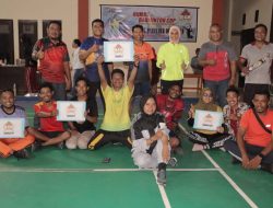 Sambut HUT Humas Polri, Polres Sula Gerlar Pertandingan Badminton Bersama Jurnalis