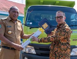 Harita Nickel Kembali Serahkan Bantuan  ke Pemda Halsel