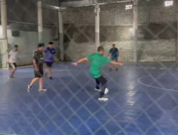 Perdana, Kadis PUPR Malut Bermain Futsal Bersama Seluruh Staf