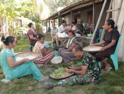 Semangat Emak-Emak di Kelurahan Bido Hidangkan Masakan Untuk Satgas TMMD