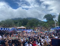 Masyarakat Tumpah Ruah Saksikan Pembukaan FKNT 2023 Oleh Gubernur AGK