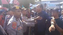Foto Ketua Pertina marahi masa aksi