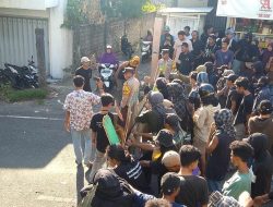 Mahasiswa di Ternate Blokade Jalan Hadang Penggusuran Rumah Warga di Kalumata