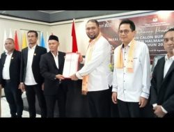 Pasangan Bassam-Helmi Resmi Mendaftar ke KPU Halsel