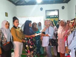 Peduli Korban Banjir Rua, Tim Perempuan Bersinar Kota Ternate Salurkan Bantuan