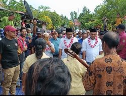 Sambutan Warga Fida Gane Timur Membuat RJ Sampai Meneteskan Air Mata