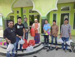 Warkop Halmahera Selatan Berbagi Takjil di Hari ke 7 Ramadhan