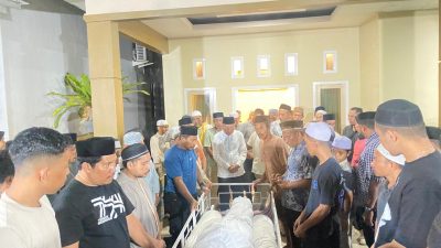 Wagub Sarbin Lepas Jenazah Ketua RWQ Malut Tada Hakim