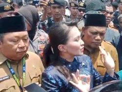 Gubernur Sherly Temui Masa Aksi di Jambula