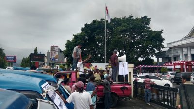 Pemkot Didesak Tertibkan Transportasi Online di Ternate