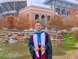 Nilai IPK 4.00, Putra Halsel Raih Gelar Magister di Kampus Terbaik Texas AS