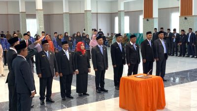 Bupati Halsel Lantik Sejumlah Pejabat Eselon II, Ada Sekda Safiun