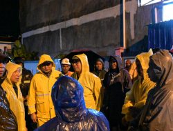 Tinjau Sejumlah Lokasi Genangan Air, Wali Kota Ternate Minta Warga Tetap Waspada