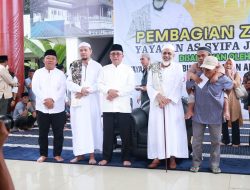 Habib Abubakar Santuni Kaum Duafa Penderita Kusta dan HIV/AIDS se-Maluku Utara
