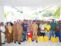 Gandeng Pemkot Ternate, Harita Nickel Salurkan Ratusan Paket Sembako ke Petugas Kebersihan