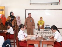 Sekda Pantau Langsung Proses TKA Jenjang SD di Kota Ternate
