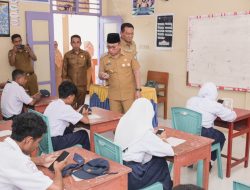 Wali Kota Ternate Pantau Langsung UAS di Sejumlah SMP