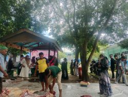 Keluarga Besar SMP 6 Kota Ternate Sembelih Dua Ekor Sapi